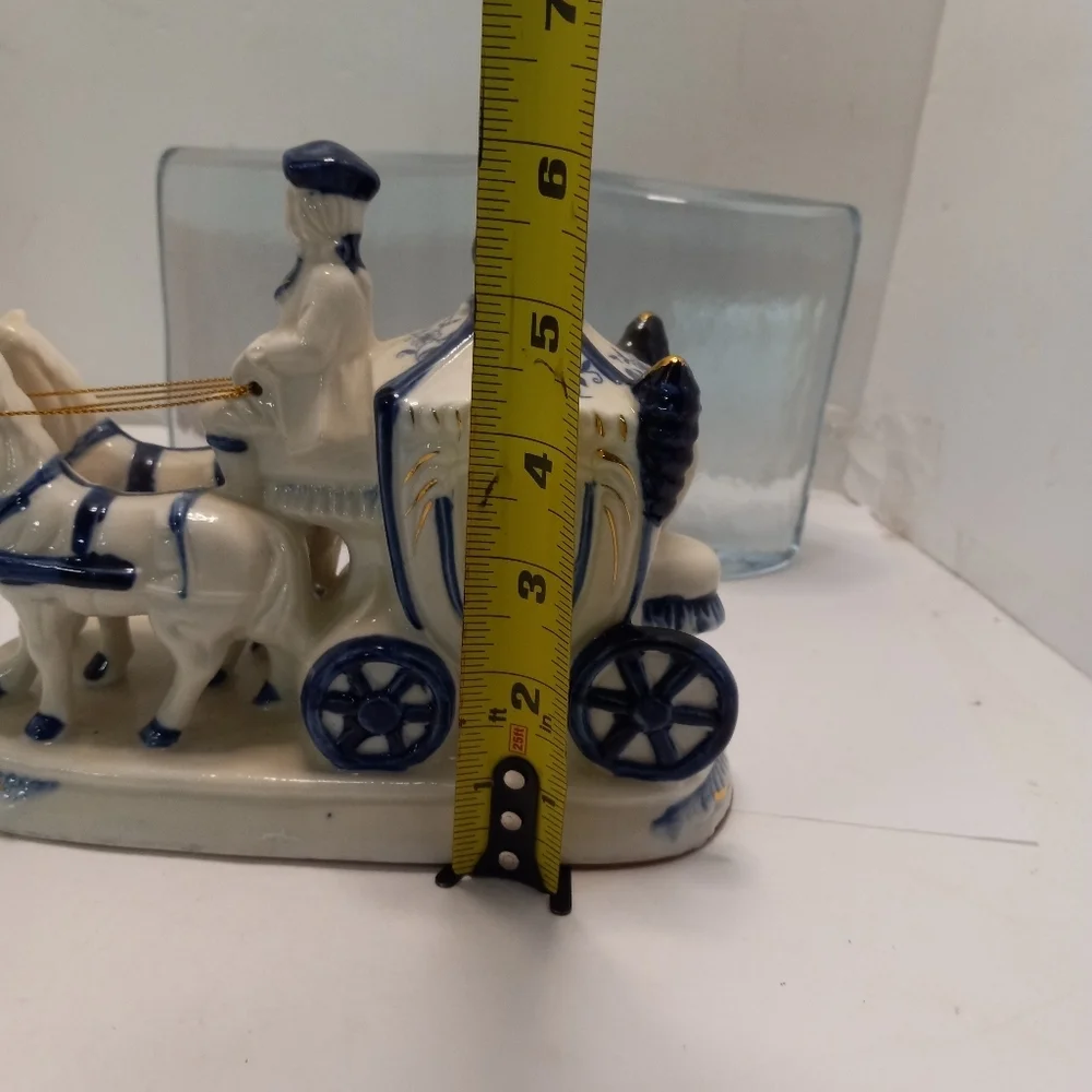 VICTORIAN Colonial Blue White Horse Carriage Figurine Porcelain Ceramic